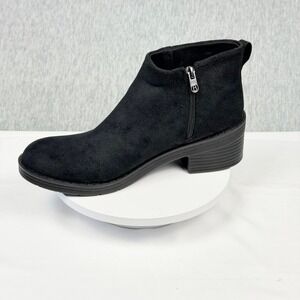 Baretraps Other Half Black Faux Suede Studded Ankle Boots W-Width 9W I7242M1003
